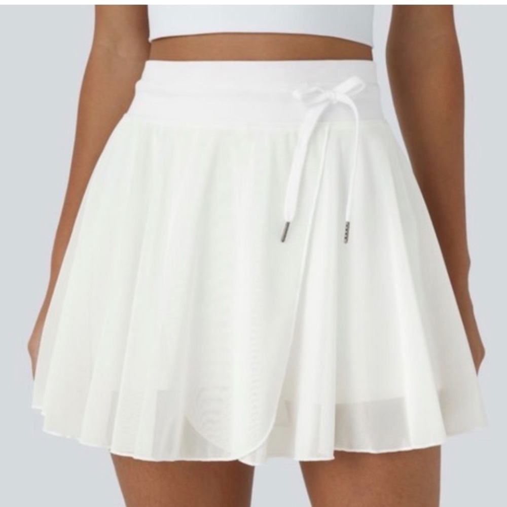 White high waisted drawstring contrast mesh 2 in 1 side pocket flow skirt size L